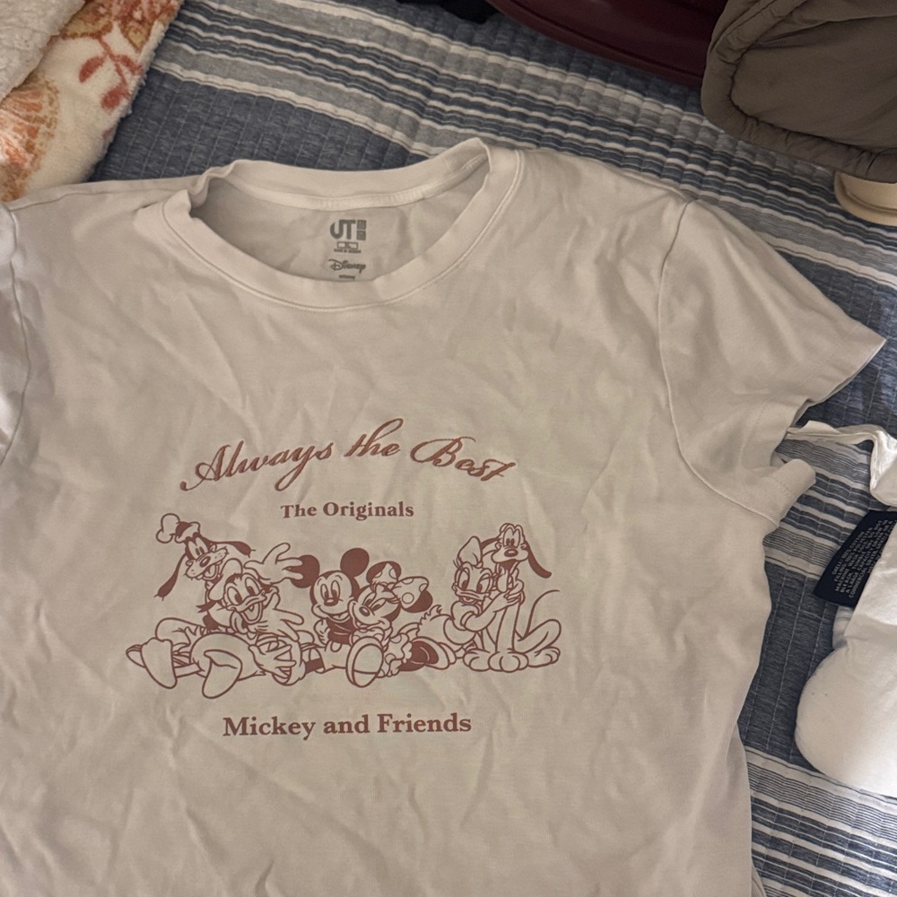 Uniqlo White Tee with Brown Graphic
